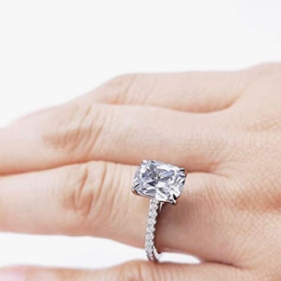 18k 3ct Cushion Cut Ring - Picture 7 of 12